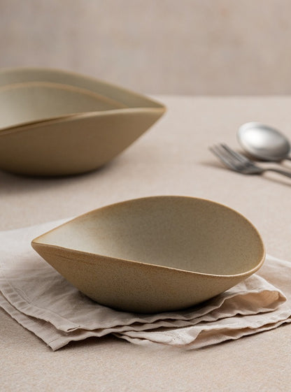 Gohobi Japanese Ceramic Irregular Salad Bowl