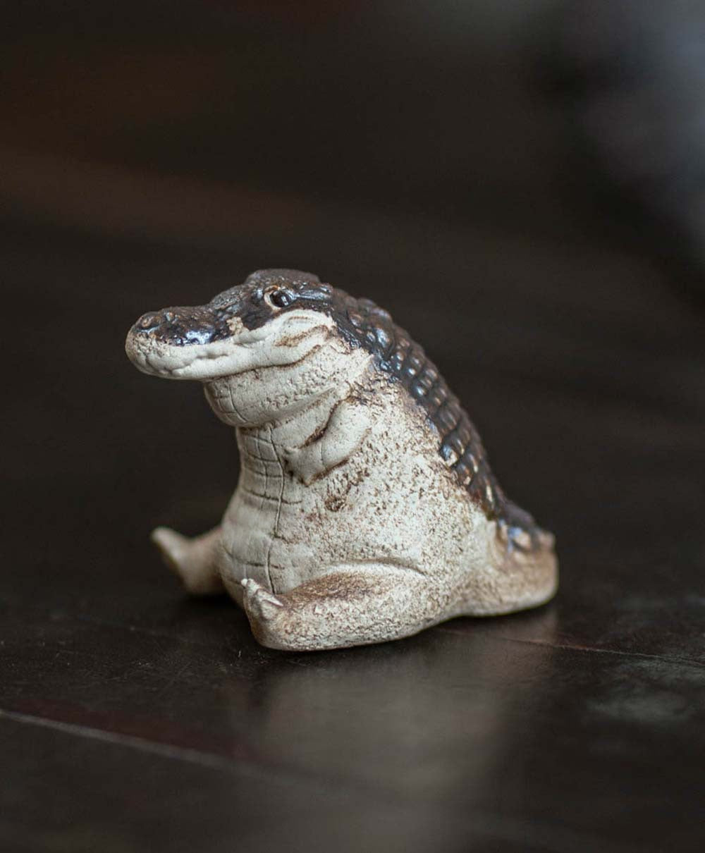 Gohobi Handmade Ceramic YiXing Clay Crocodile Ornament Tea pet