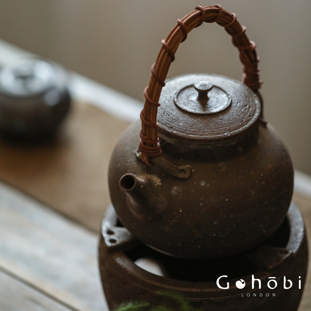 Gohobi Old Rock Mud Beam-Lifted Teapot – Handmade Coarse Pottery Kettle (580ml)