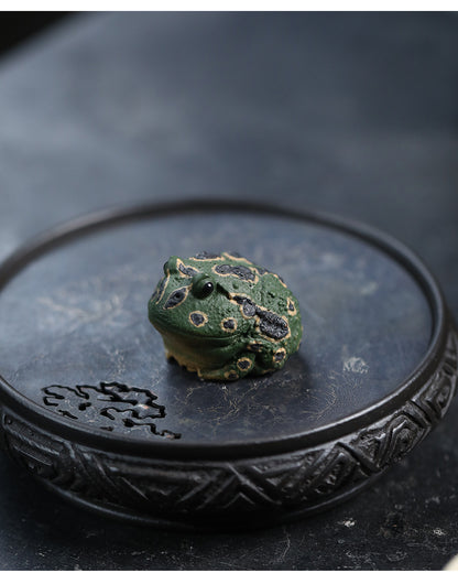 Gohobi Handmade Ceramic YiXing Clay Lucky Toad Ornament Tea pet