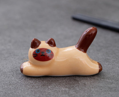 Gohobi Ceramic Lying Cat Chopstick Rest