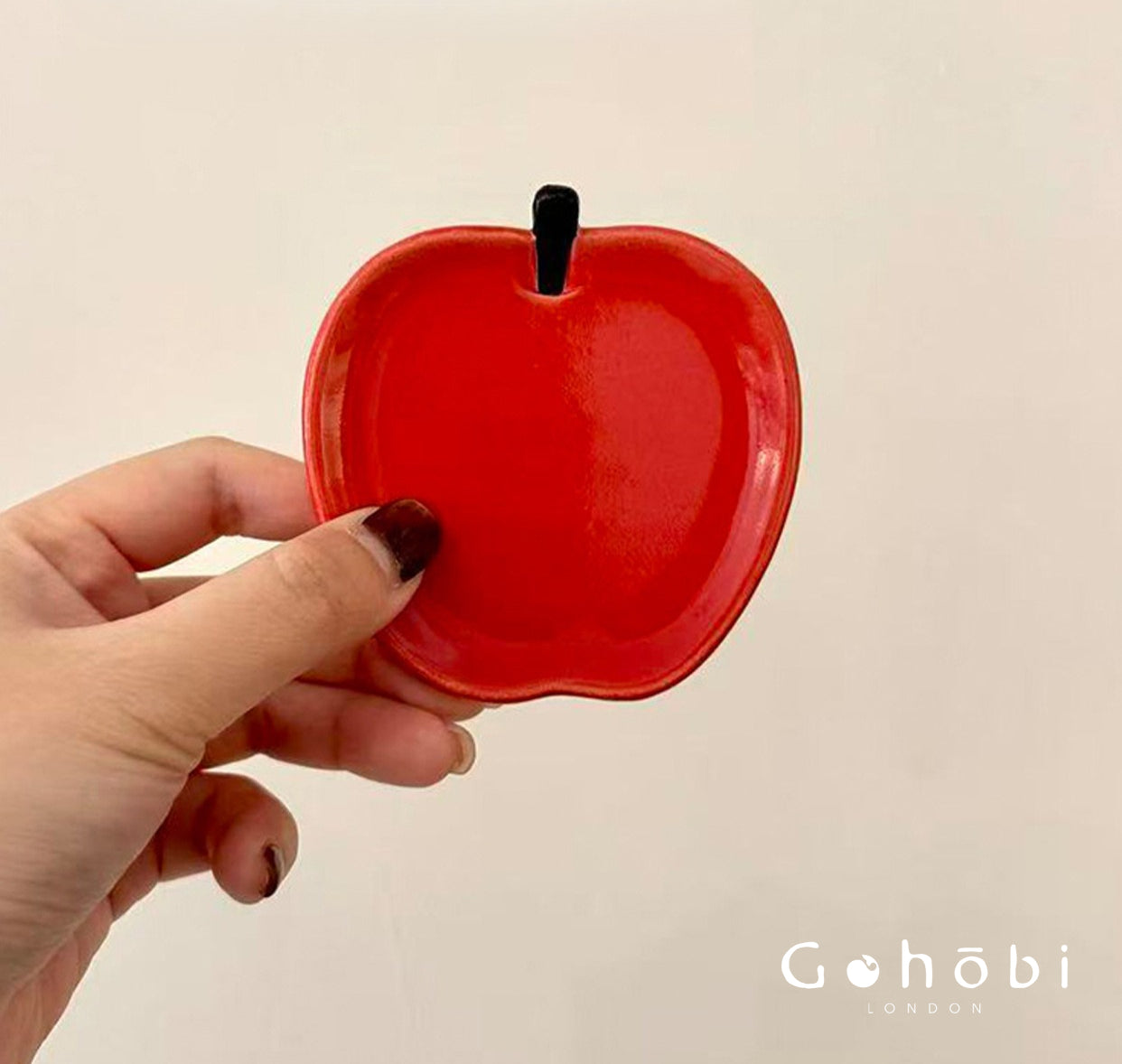 Gohobi Japanese Minoya Ceramic Small Dessert Plate Sheep and Apple Shaped [Made in Japan]