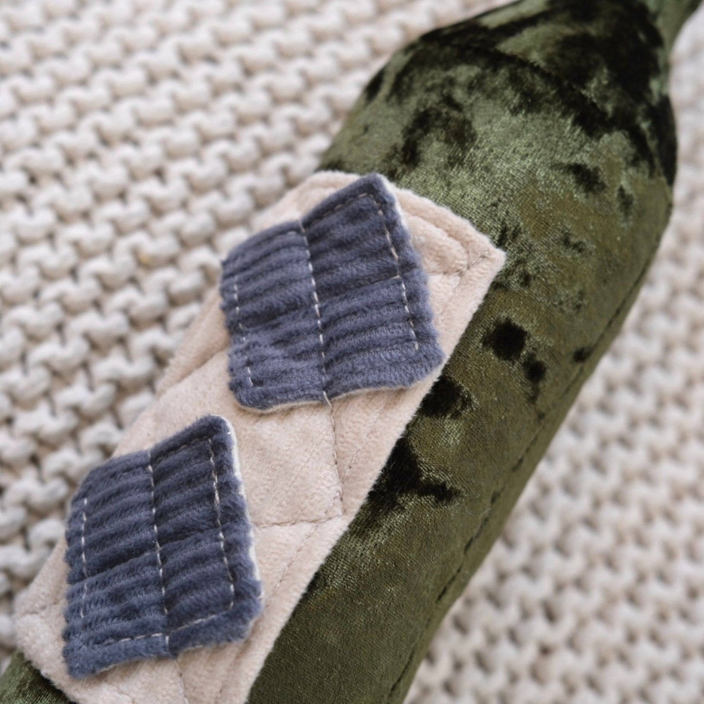 Gohobi x Lambwolf MERLOT//ENRICHMENT DOG TOY