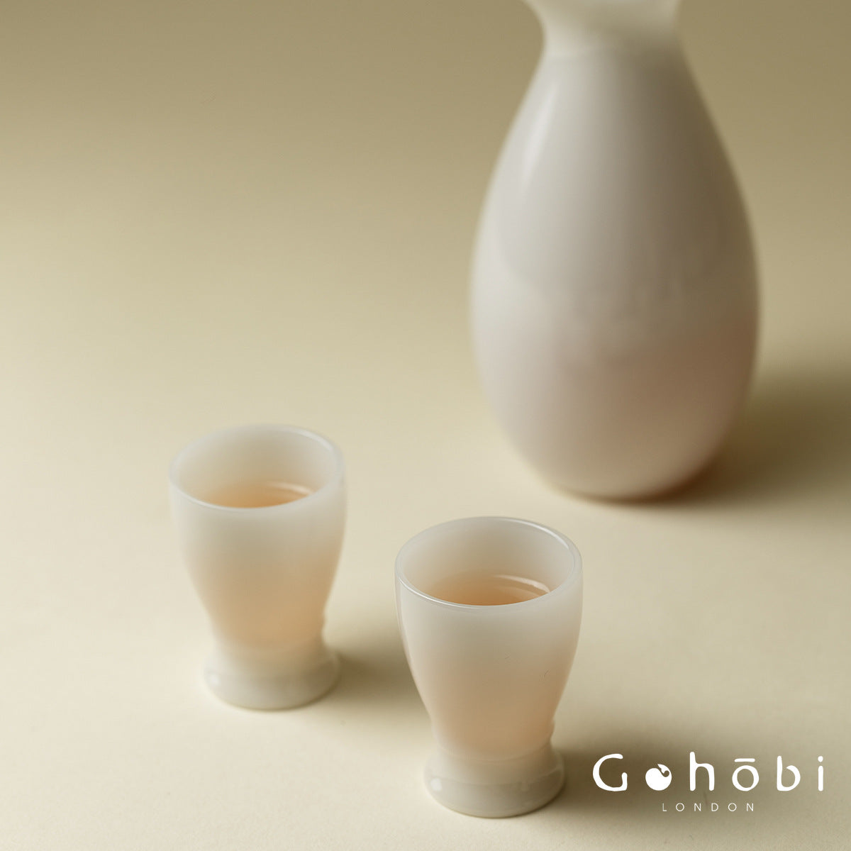 Gohobi Ice White Jade Porcelain Wine Set – Luxury Ceramic Sake Dispenser & Cups