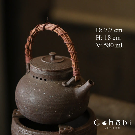 Gohobi Old Rock Mud Beam-Lifted Teapot – Handmade Coarse Pottery Kettle (580ml)