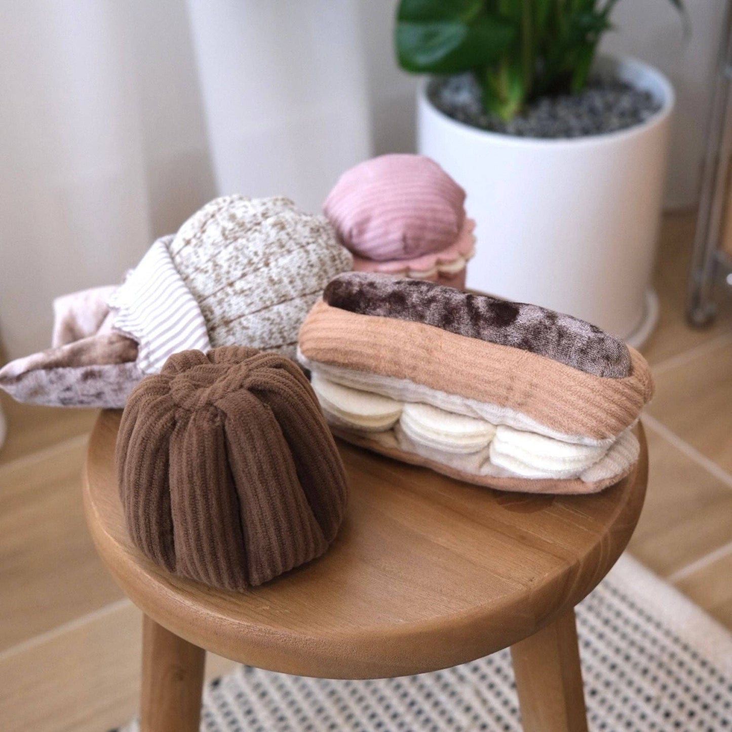 Gohobi x Lambwolf ECLAIR/ENRICHMENT DOG TOY