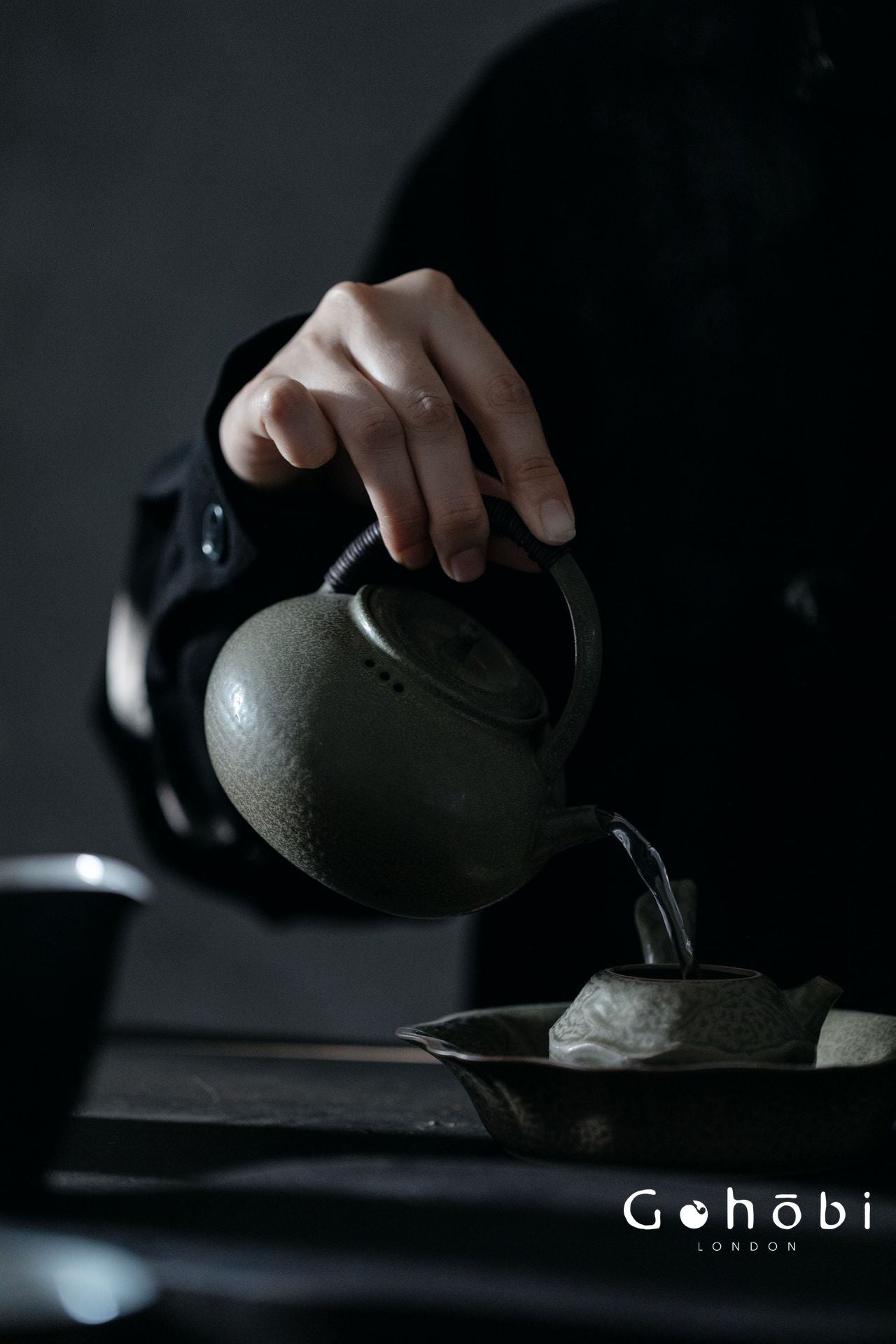 Gohobi Handmade Rattan Beam Teapot – Artisan Pottery Brewing Kettle (400ml, 2 Colours)