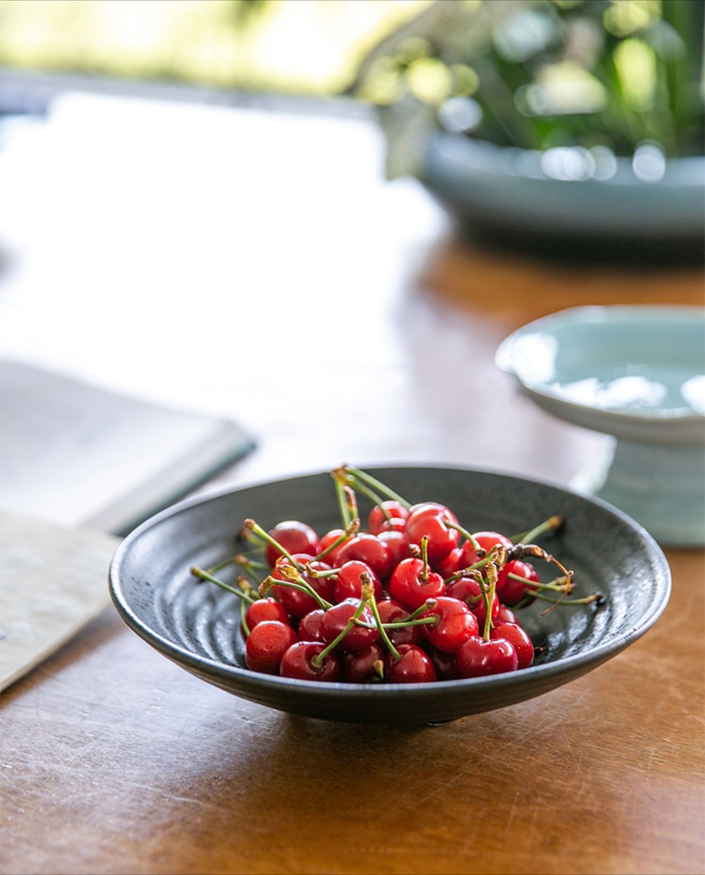 Gohobi Large Ikebana Three-legged Japanese Style Vase 008