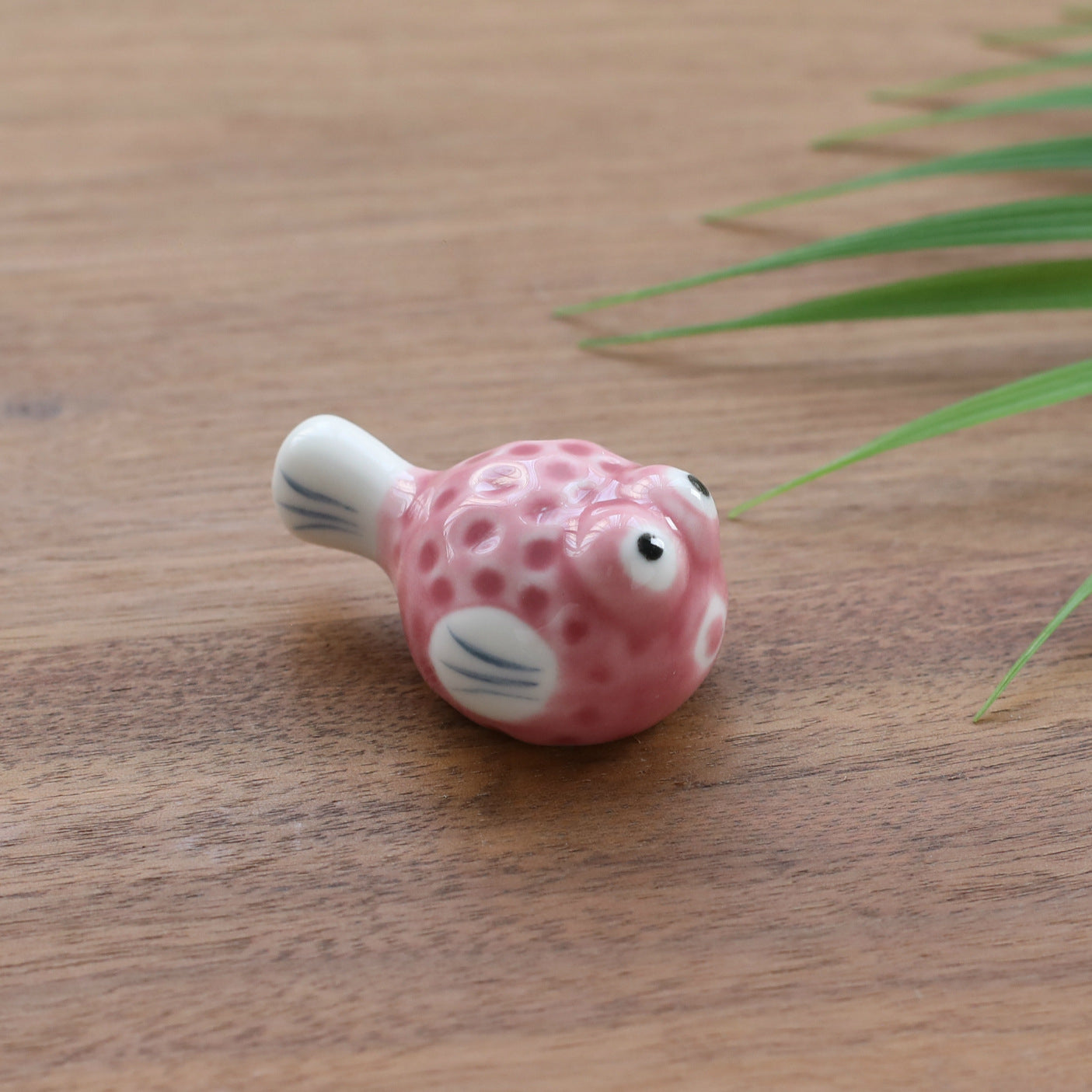 Gohobi Ceramic Puffers Fish Chopstick Rest