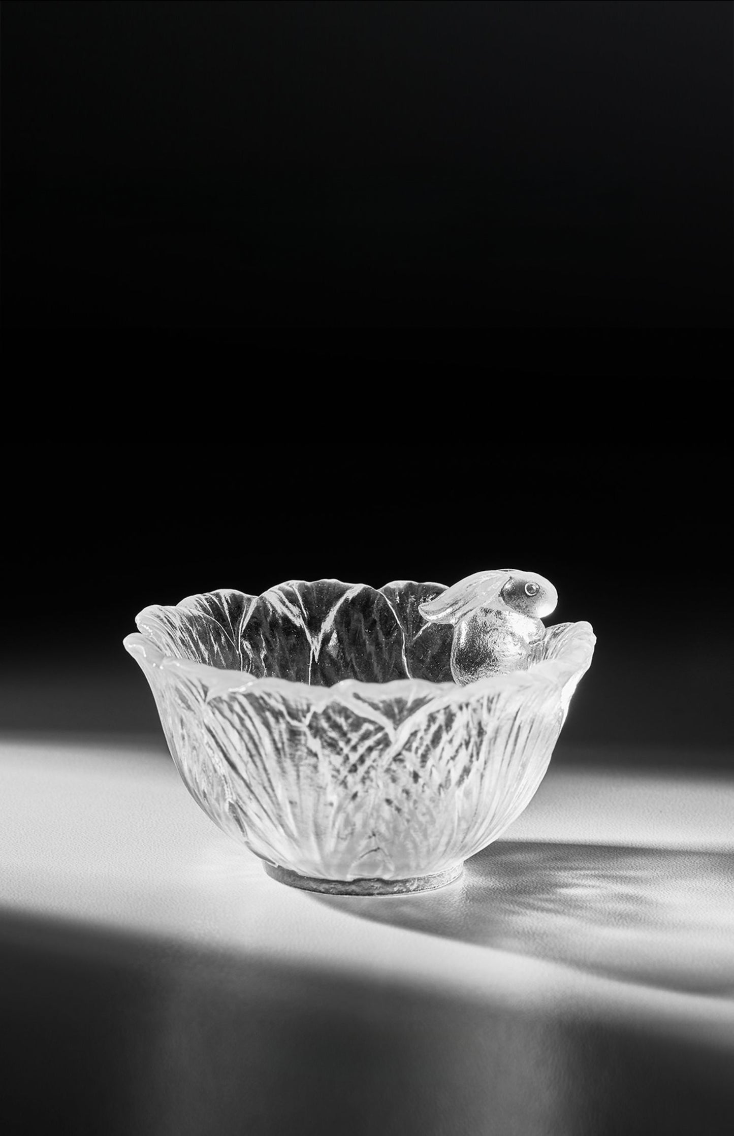 Gohobi Pate de Verre Rabbit Engraved Snow Glass Tea Cup