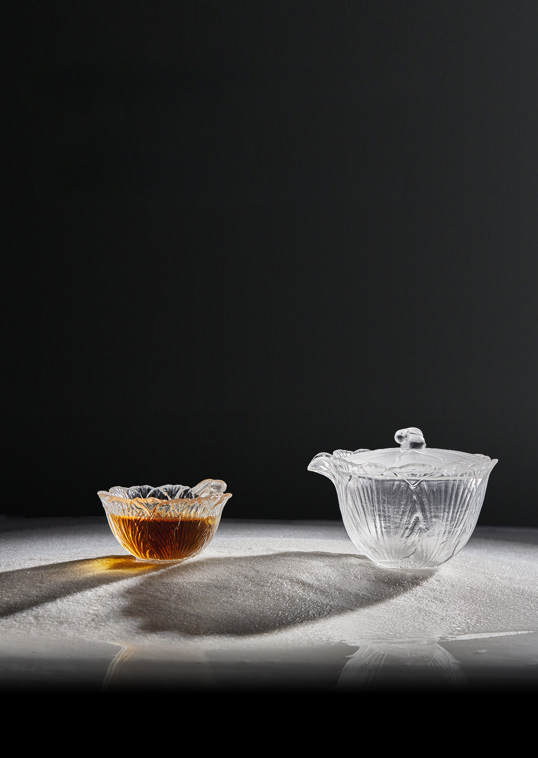 Gohobi Pate de Verre Rabbit Engraved Snow Glass Tea Cup