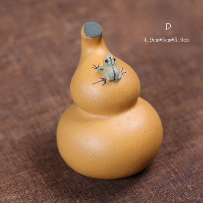 Gohobi Yixing Purple Clay Gourd Frog Tea Pet – Handmade Water-Spraying Ornament