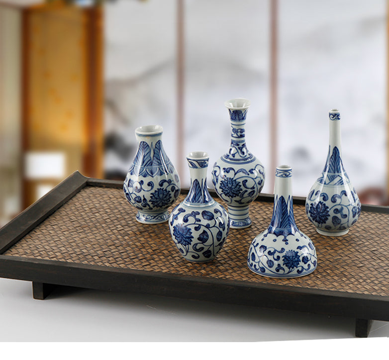 Gohobi Hand-painted Blue and White Porcelain Vase (Classic)