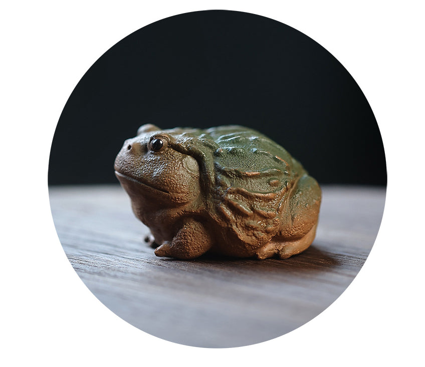 Gohobi Handmade Ceramic YiXing Clay Toad Ornament Tea pet