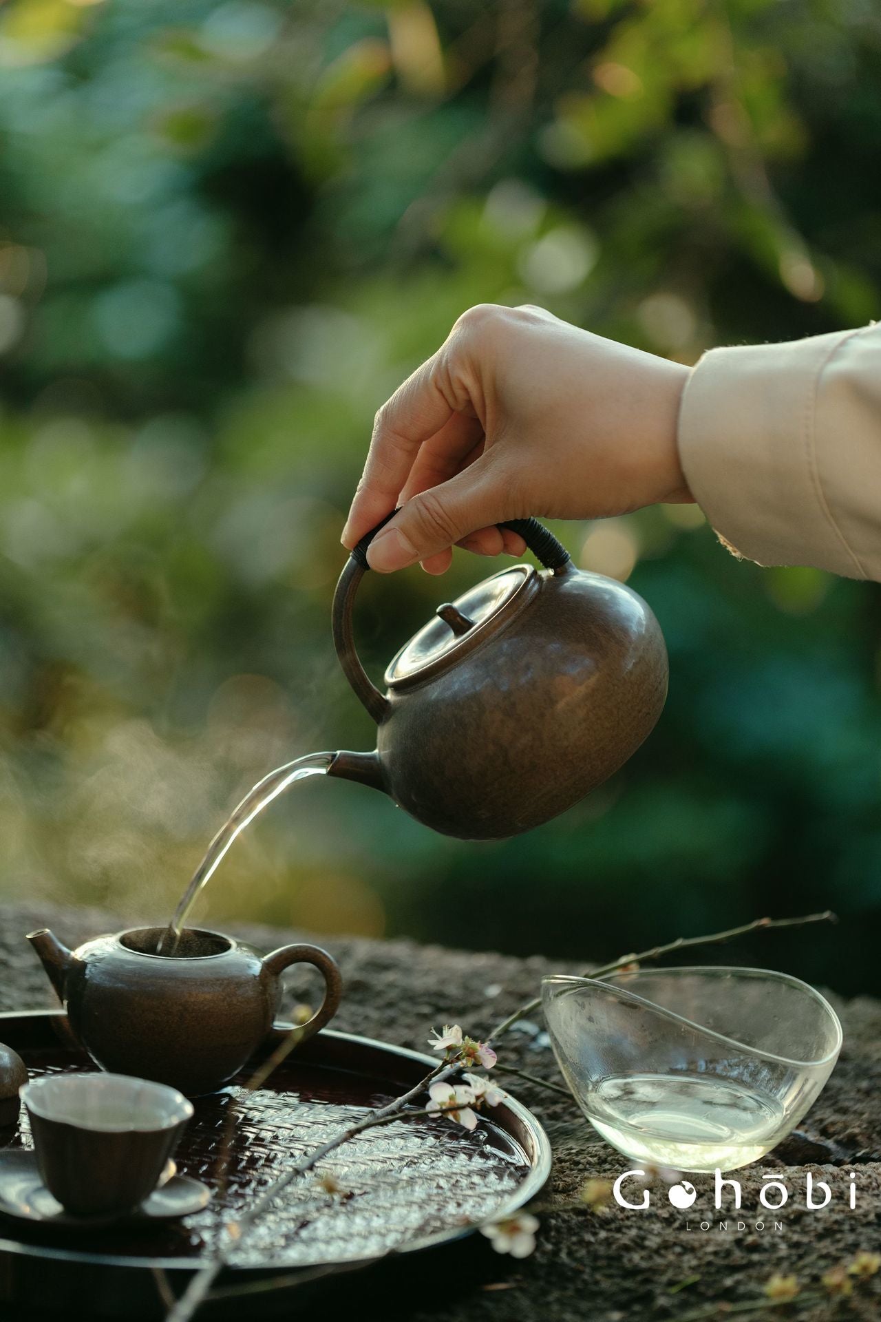 Gohobi Handmade Rattan Beam Teapot – Artisan Pottery Brewing Kettle (400ml, 2 Colours)