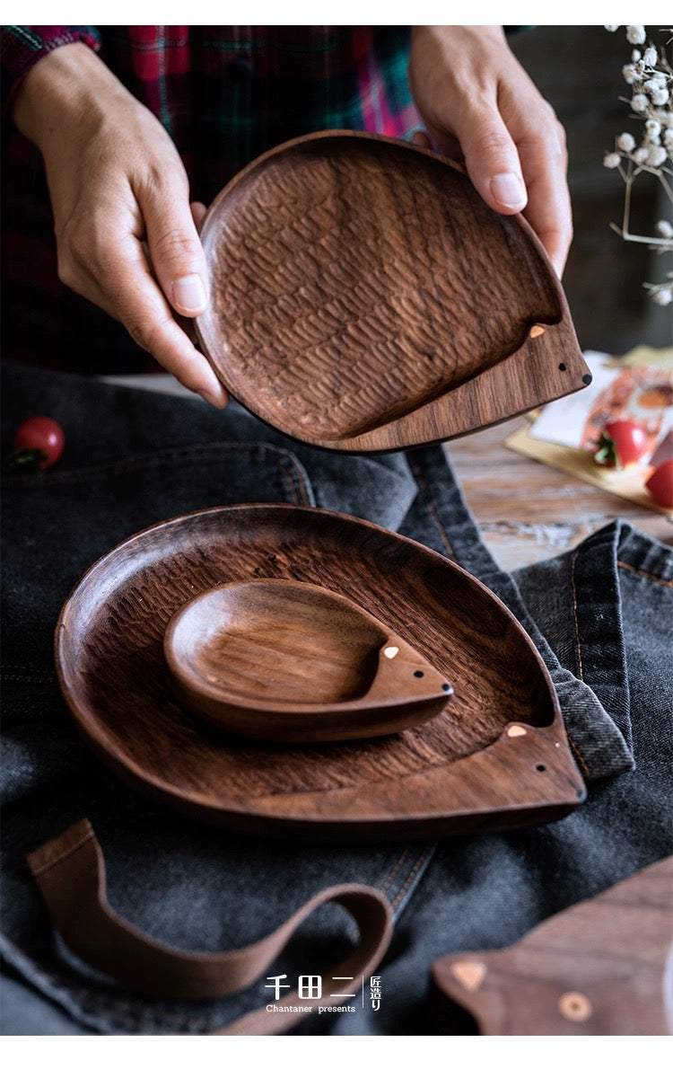 Gohobi Walnut Hedgehog Shape Tray