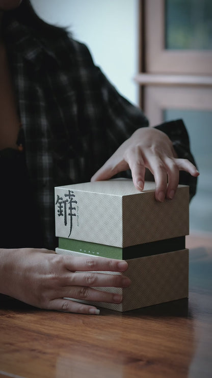 [蔓生敘古x Chingshui Tang] "Little Grotto – Blue Star" Silver Teapot｜130ml Dual-Handle Handmade Silver & Brass Teaware with Jade Accent