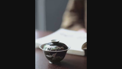 [賦山敘 x Gohobi] "Dai Mo Pine & Crane" Hand-Painted Pastel Gaiwan – Heat-Resistant Ceramic Gongfu Tea Bowl