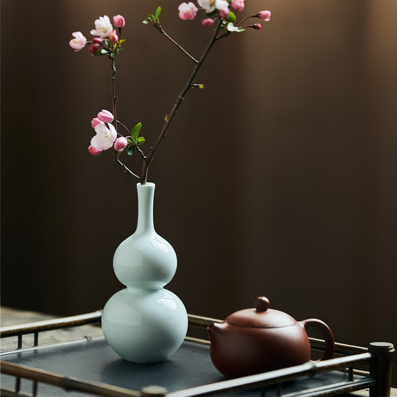 Gohobi White vase Jingdezhen Chinese shadowy blue glaze porcelain mini vases Chinese Gongfu tea Kung fu tea Japanese Chado table decoration