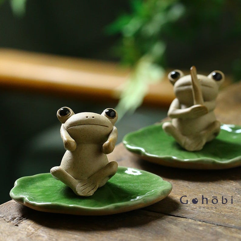 Gohobi Handmade frog ceramic Tea ornaments Tea pets Gongfu tea house warming birthday gift Japanese ornaments