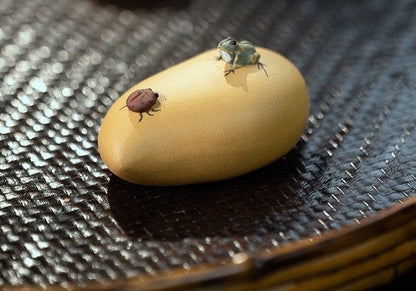 Gohobi Handmade ceramic YiXing clay mango and Frog Tea ornaments Tea pets Chinese Gongfu tea Japanese Chado unique ornaments