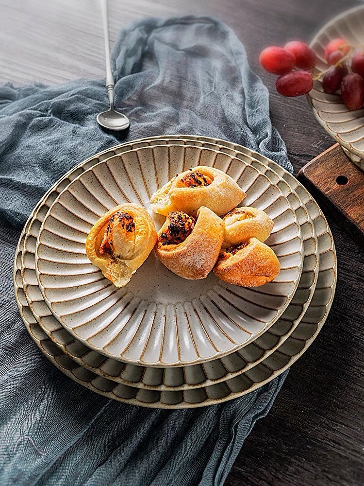 Gohobi handmade ceramic plate Japanese style tableware stoneware