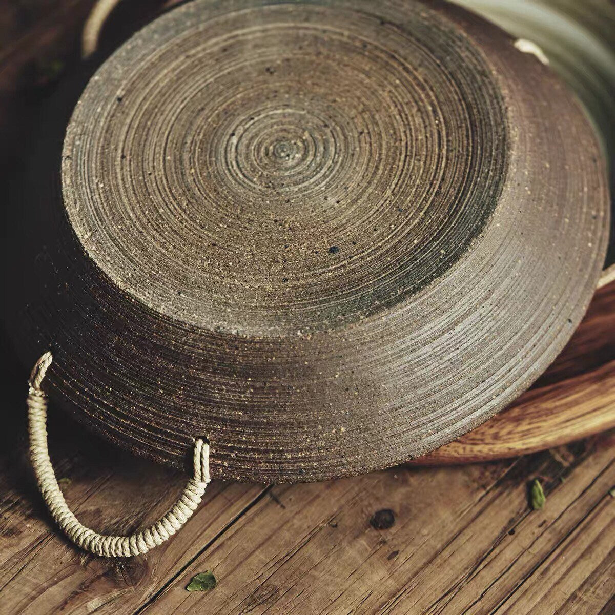 Gohobi Handmade ceramic pasta bowl plate with rattan holder Japanese style tableware stoneware