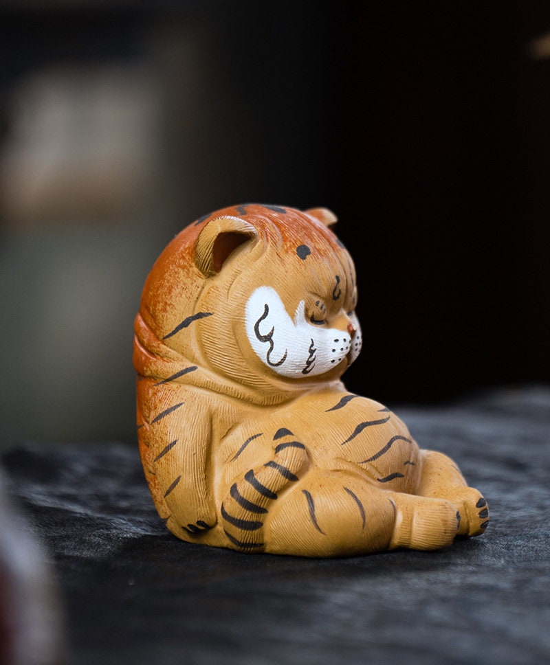 Gohobi Handmade sleepy tiger ornaments Tea pets ceramic YiXing clay  Chinese Gongfu tea Kung fu tea Japanese Chado unique ornaments