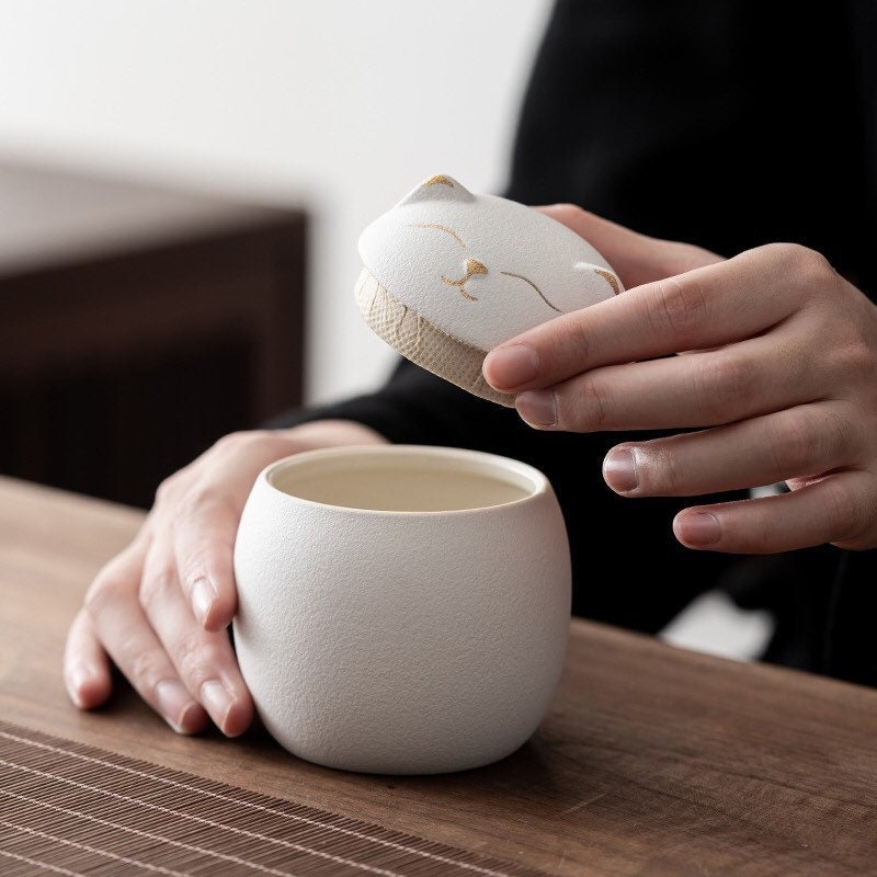 Gohobi Cat tea container storage bottle jar Lucky cat Japanese cat