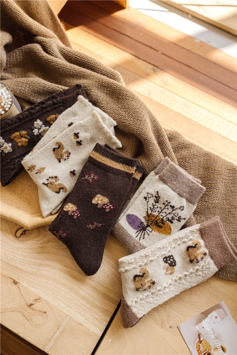Floral socks Women Winter Socks gift wool flowers animal Squirrels Korean Japanese socks