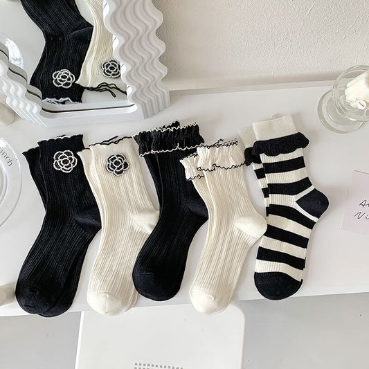 Black and white floral cotton socks gift Women Winter Socks gift flowers Korean Japanese